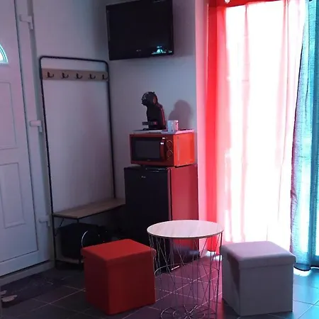 Balneo Rouge Et Noir Du Maloya * Lacaune